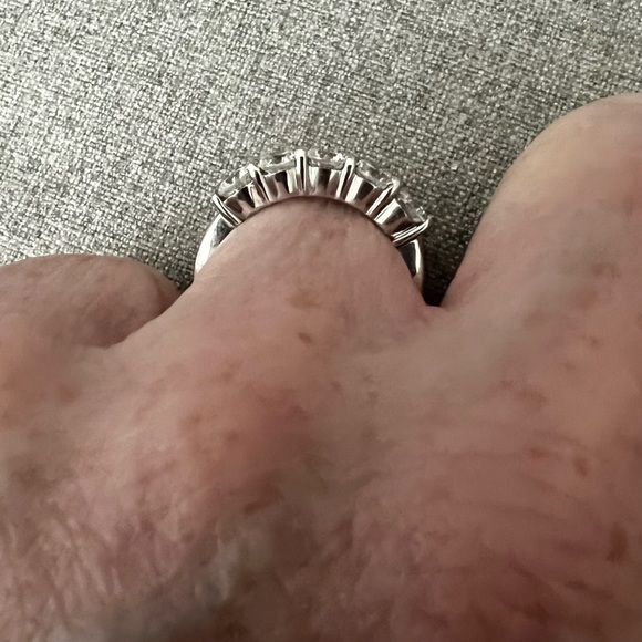 Round Cut Moissanite Shared 4-Prong Ring 5-Stone Wedding Band in 14k White Gold - Picture 4 of 4